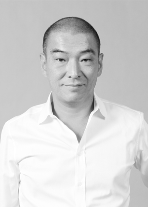 桑野 克己 氏